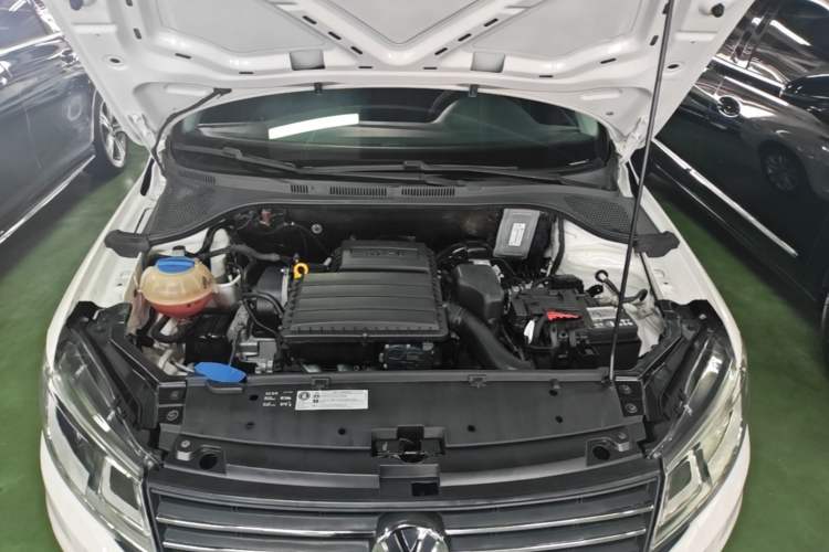Used Volkswagen Santana 2016 1.6L Automatic Comfort Edition Engine Bay