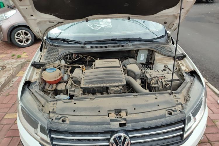Used Volkswagen Santana 2016 1.6L Manual Fashion Edition Engine Bay