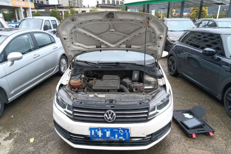 Used Volkswagen Santana 2016 1.6L Manual Fashion Edition Engine Bay