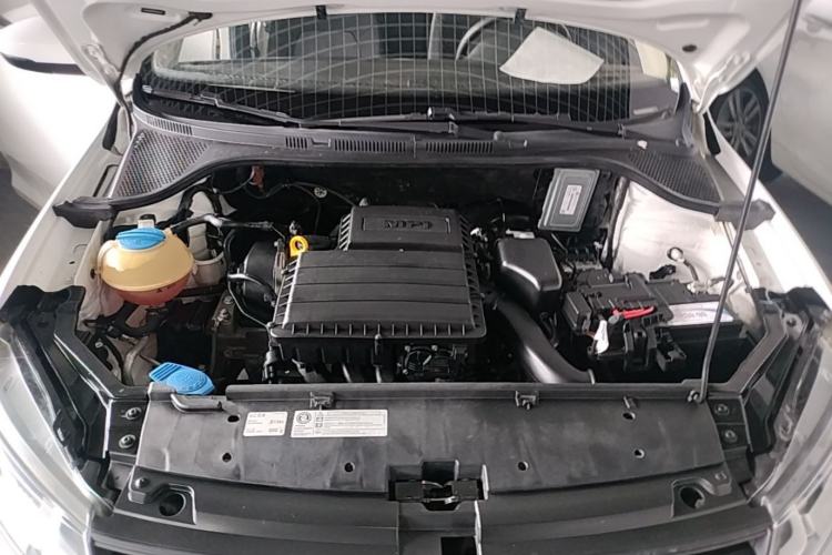 Used Volkswagen Santana 2016 1.6L Manual Fashion Edition Engine Bay