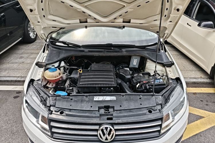 Used Volkswagen Santana 2016 1.6L Automatic Fashion Edition Engine Bay