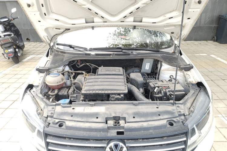 Used Volkswagen Santana 2016 1.4L Manual Fashion Edition Engine Bay