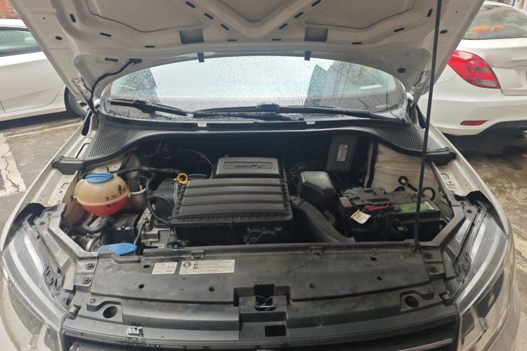 Used Volkswagen Santana 2016 1.4L Manual Fashion Edition Engine Bay