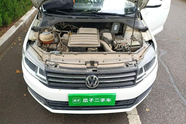 Used Volkswagen Santana 2016 1.6L Manual Fashion Edition Engine Bay