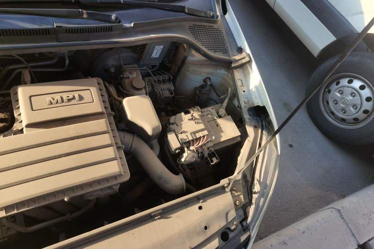 Used Volkswagen Santana 2016 1.4L Manual Fashion Edition Engine Bay Left