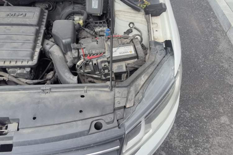 Used Volkswagen Santana 2016 1.6L Manual Fashion Edition Engine Bay Left