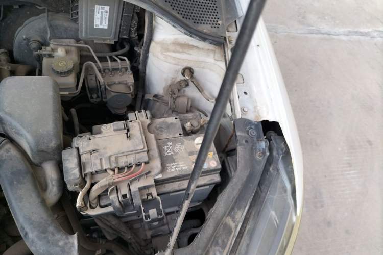 Used Volkswagen Santana 2016 1.4L Manual Fashion Edition Engine Bay Left