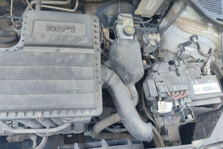 Used Volkswagen Santana 2016 1.4L Manual Fashion Edition Engine Bay Left