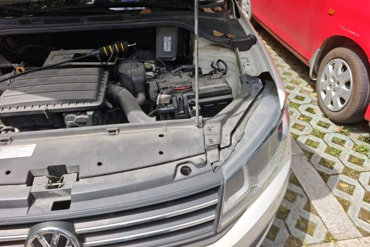 Used Volkswagen Santana 2016 1.6L Automatic Fashion Edition Engine Bay Left