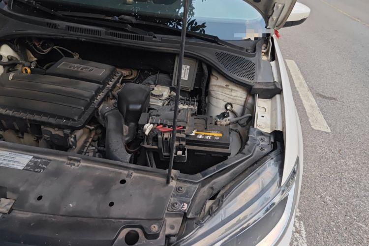 Used Volkswagen Santana 2016 1.6L Manual Fashion Edition Engine Bay Left