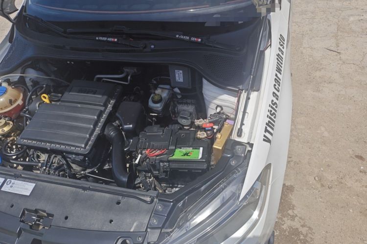 Used Volkswagen Santana 2016 1.6L Manual Fashion Edition Engine Bay Left