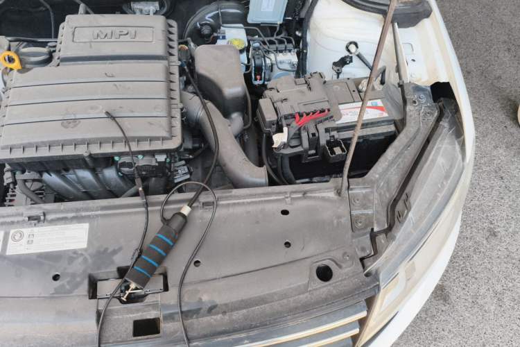 Used Volkswagen Santana 2016 1.4L Manual Fashion Edition Engine Bay Left