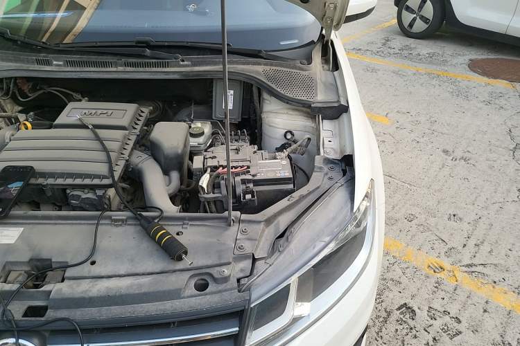 Used Volkswagen Santana 2016 1.6L Manual Fashion Edition Engine Bay Left