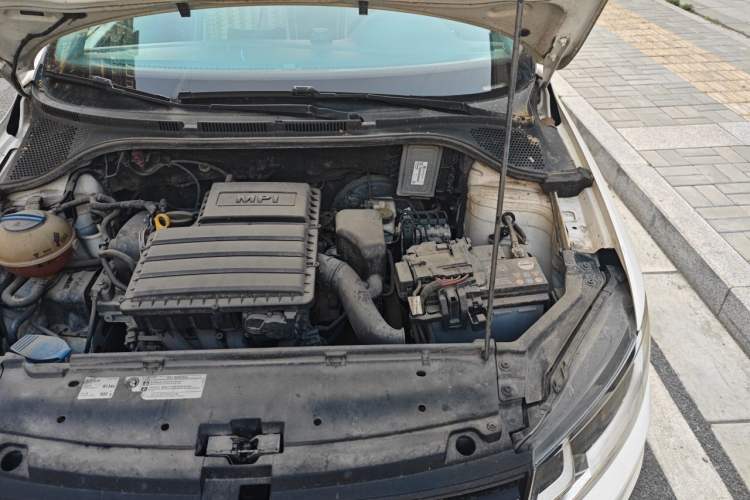 Used Volkswagen Santana 2016 1.6L Manual Fashion Edition Engine Bay Left