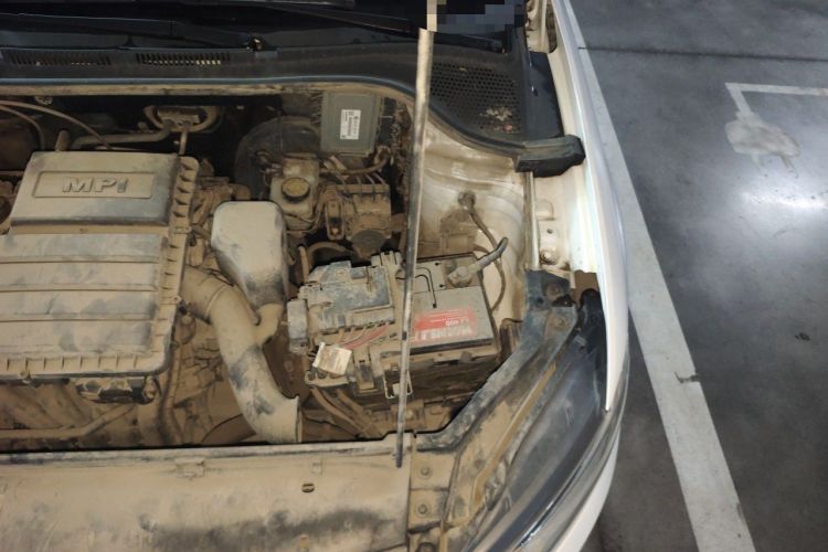 Used Volkswagen Santana 2016 1.4L Manual Fashion Edition Engine Bay Left