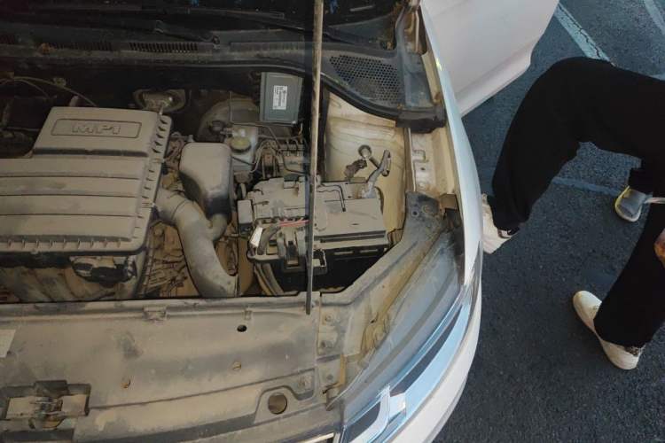 Used Volkswagen Santana 2016 1.4L Manual Fashion Edition Engine Bay Left