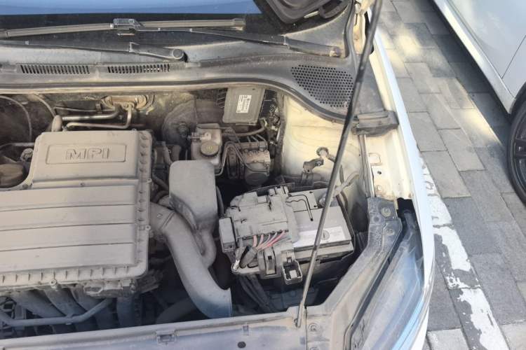 Used Volkswagen Santana 2016 1.4L Manual Fashion Edition Engine Bay Left