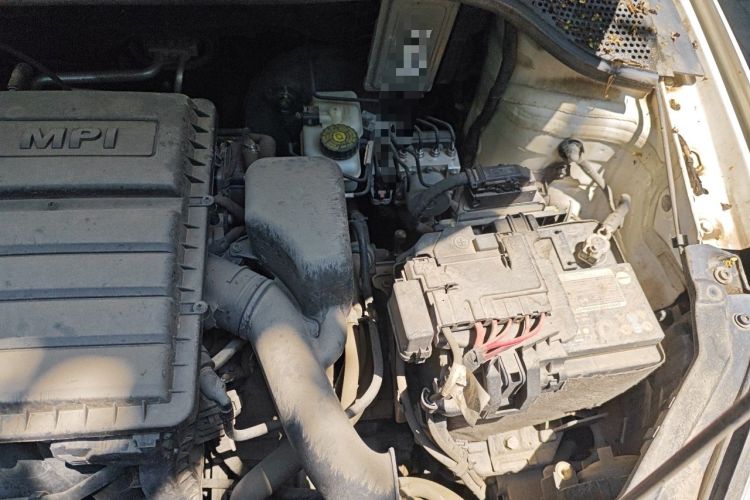 Used Volkswagen Santana 2016 1.6L Automatic Comfort Edition Engine Bay Left