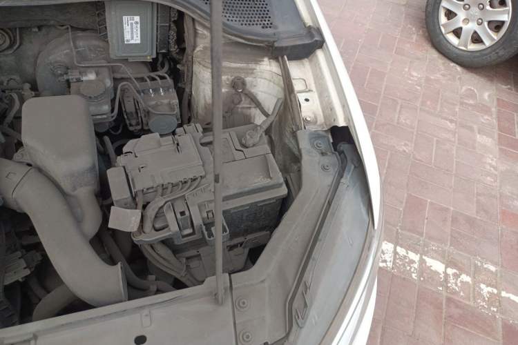 Used Volkswagen Santana 2016 1.4L Manual Fashion Edition Engine Bay Left