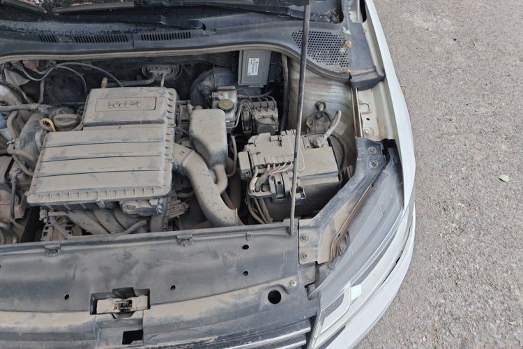 Used Volkswagen Santana 2016 1.4L Manual Fashion Edition Engine Bay Left