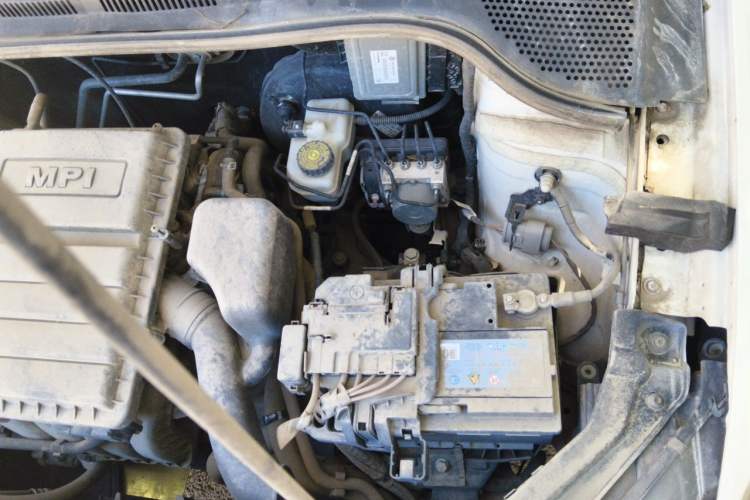 Used Volkswagen Santana 2016 1.6L Manual Fashion Edition Engine Bay Left