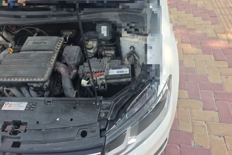 Used Volkswagen Santana 2016 1.6L Manual Fashion Edition Engine Bay Left