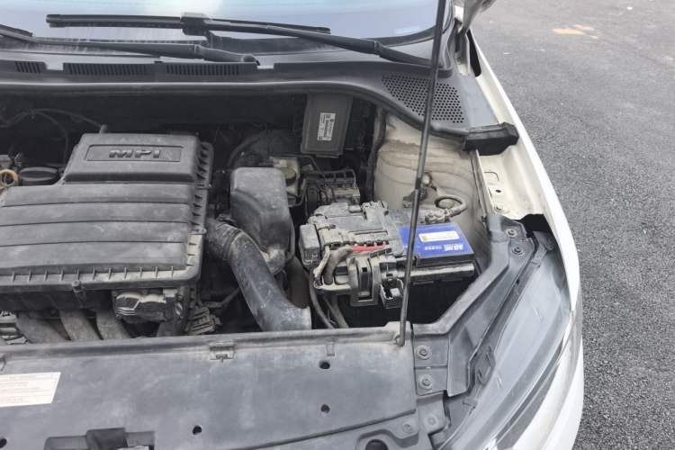 Used Volkswagen Santana 2016 1.6L Manual Fashion Edition Engine Bay Left