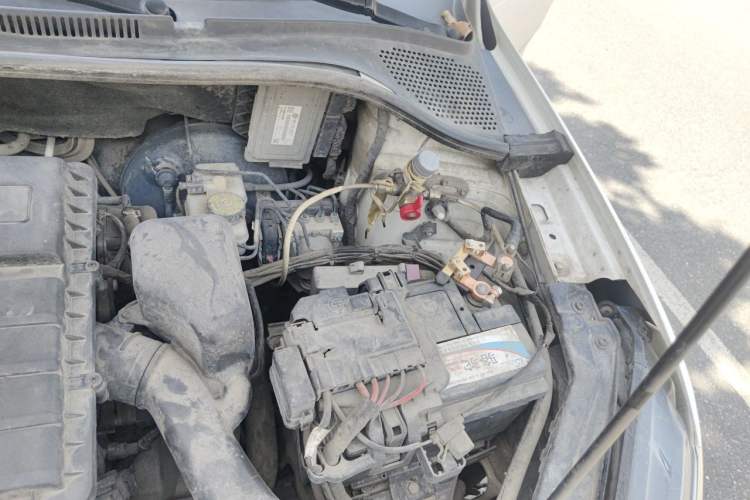 Used Volkswagen Santana 2016 1.6L Manual Fashion Edition Engine Bay Left