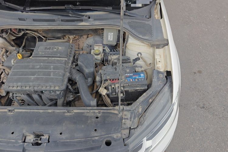 Used Volkswagen Santana 2016 1.6L Automatic Fashion Edition Engine Bay Left