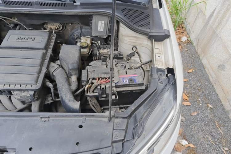Used Volkswagen Santana 2016 1.6L Automatic Comfort Edition Engine Bay Left
