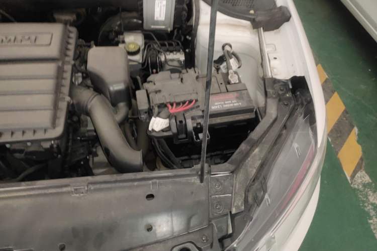 Used Volkswagen Santana 2016 1.4L Manual Fashion Edition Engine Bay Left