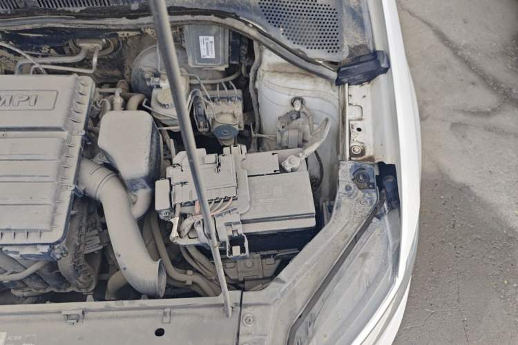 Used Volkswagen Santana 2016 1.4L Manual Fashion Edition Engine Bay Left