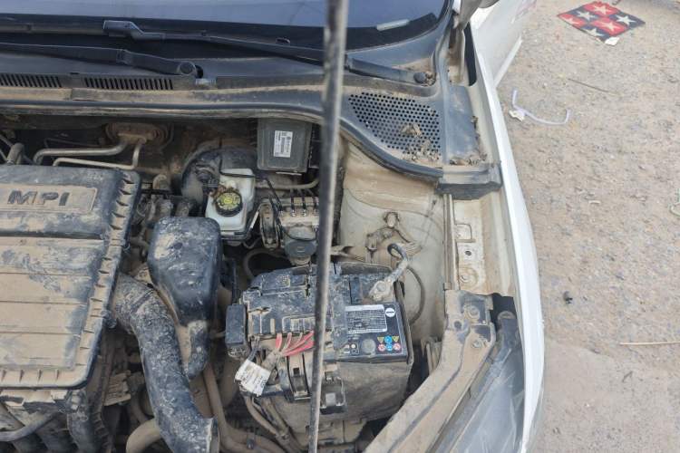 Used Volkswagen Santana 2016 1.4L Manual Fashion Edition Engine Bay Left