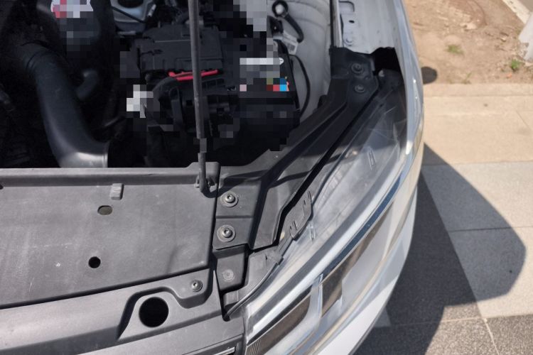 Used Volkswagen Santana 2016 1.6L Automatic Comfort Edition Engine Bay Left