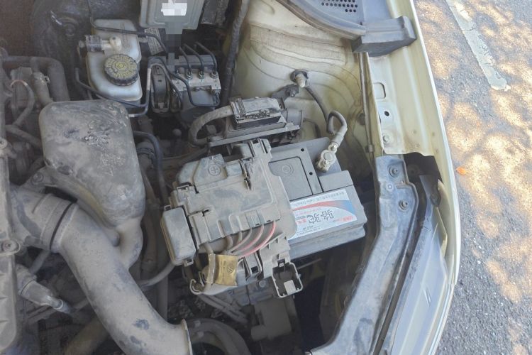 Used Volkswagen Santana 2016 1.6L Automatic Fashion Edition Engine Bay Left