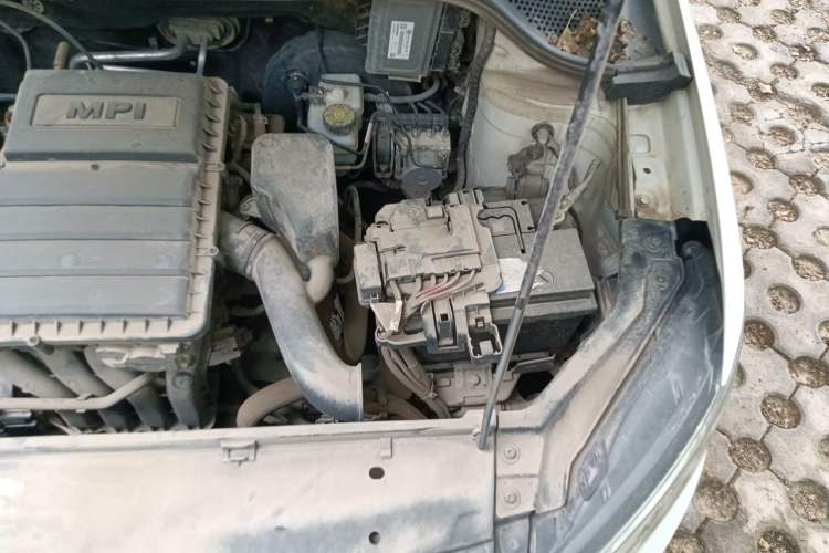 Used Volkswagen Santana 2016 1.4L Manual Fashion Edition Engine Bay Left