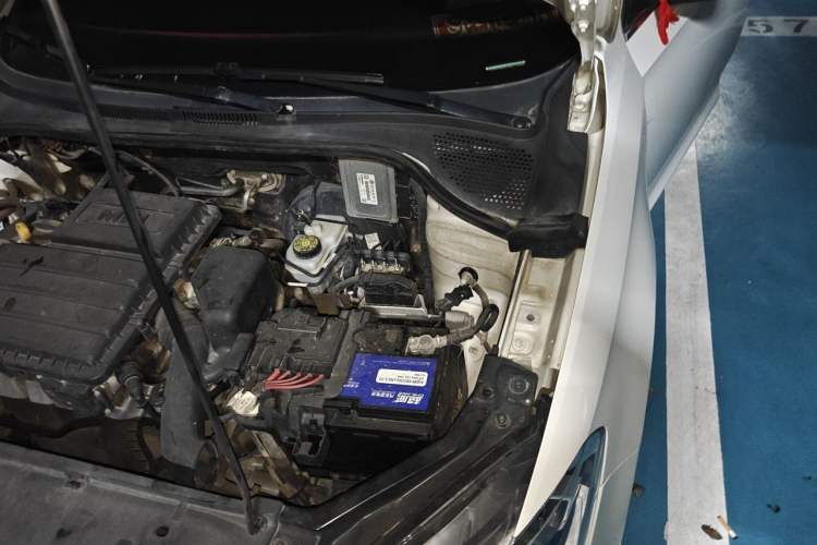 Used Volkswagen Santana 2016 1.6L Automatic Comfort Edition Engine Bay Left