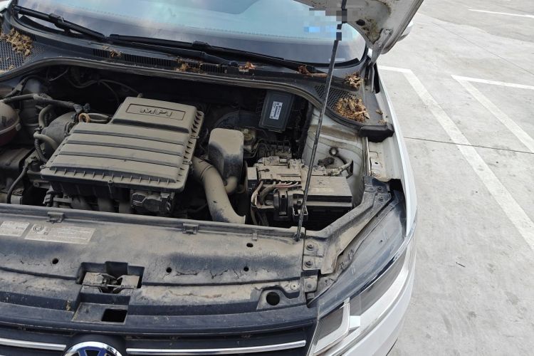 Used Volkswagen Santana 2016 1.6L Manual Fashion Edition Engine Bay Left