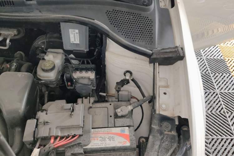 Used Volkswagen Santana 2016 1.4L Manual Fashion Edition Engine Bay Left