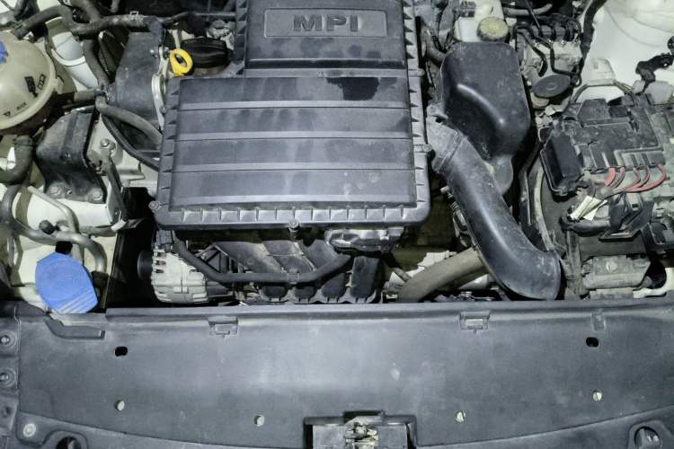 Used Volkswagen Santana 2016 1.4L Manual Fashion Edition Engine Bay