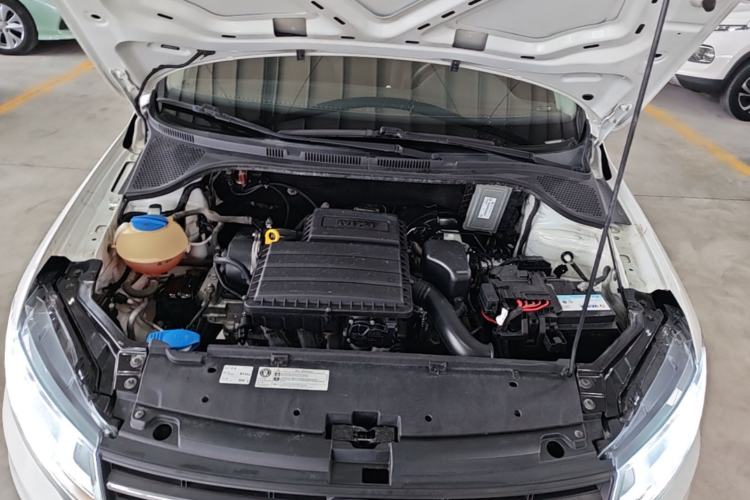 Used Volkswagen Santana 2016 1.6L Automatic Fashion Edition Engine Bay