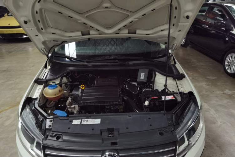 Used Volkswagen Santana 2016 1.4L Manual Fashion Edition Engine Bay