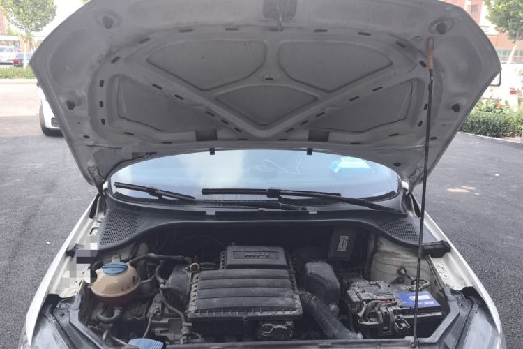 Used Volkswagen Santana 2016 1.6L Manual Fashion Edition Engine Bay