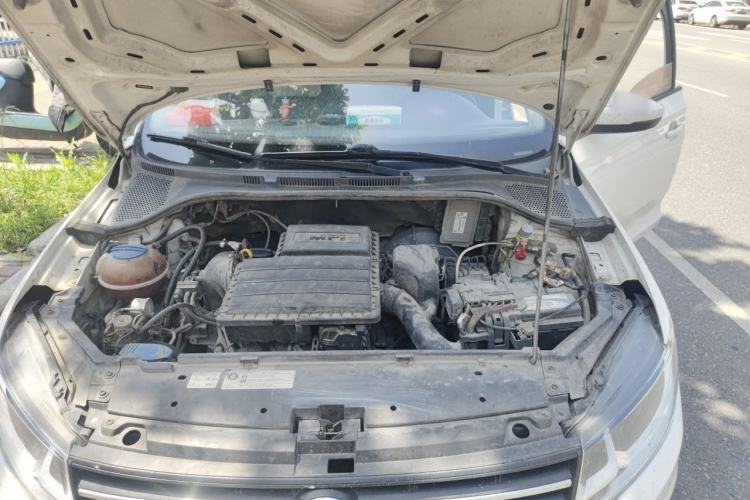 Used Volkswagen Santana 2016 1.6L Manual Fashion Edition Engine Bay