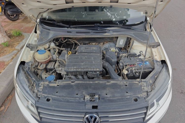 Used Volkswagen Santana 2016 1.6L Automatic Fashion Edition Engine Bay