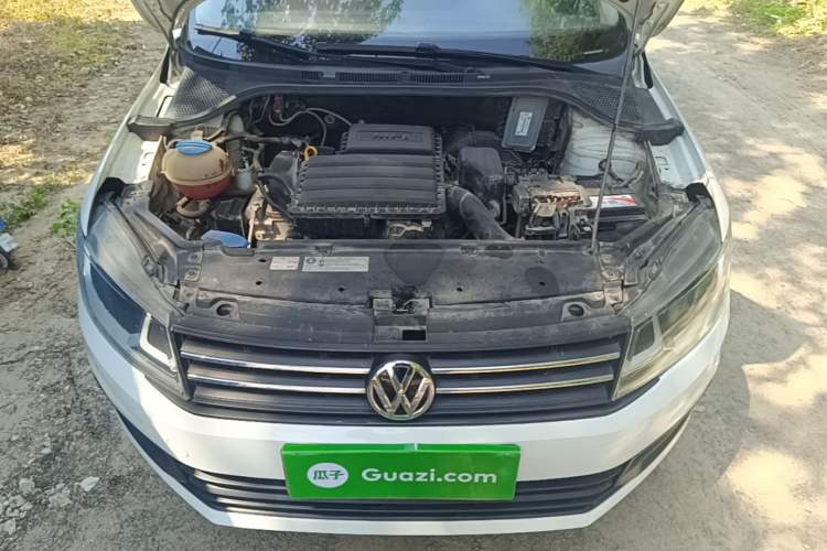Used Volkswagen Santana 2016 1.6L Manual Fashion Edition Engine Bay