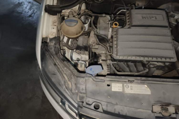 Used Volkswagen Santana 2016 1.6L Manual Fashion Edition Engine Bay Right