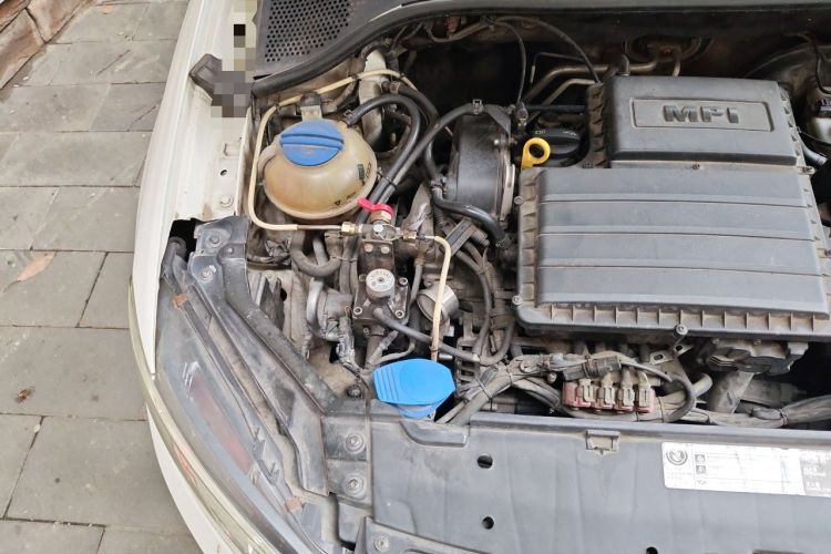 Used Volkswagen Santana 2016 1.6L Manual Fashion Edition Engine Bay Right