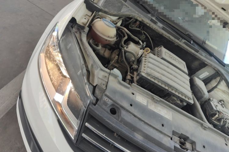 Used Volkswagen Santana 2016 1.6L Manual Fashion Edition Engine Bay Right