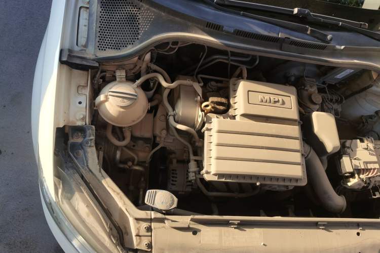 Used Volkswagen Santana 2016 1.4L Manual Fashion Edition Engine Bay Right